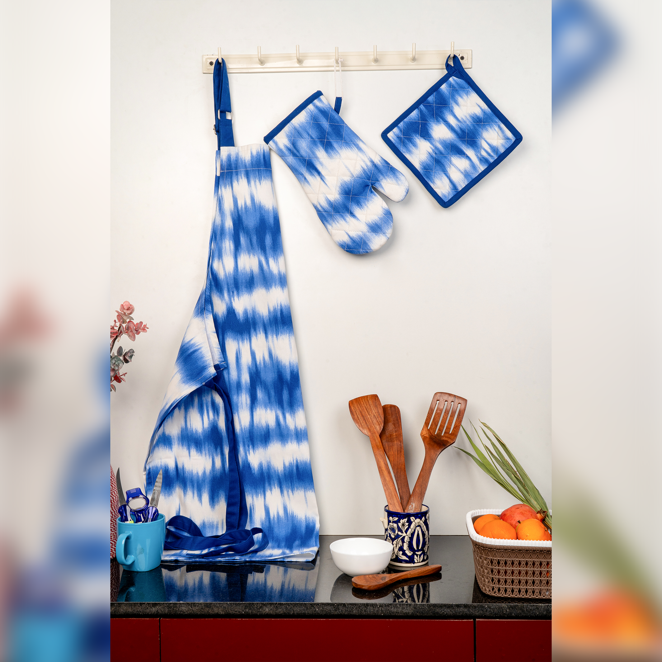 Waves Printed Apron+Pot holder+Glove Combo - (Set/1+1+1)
