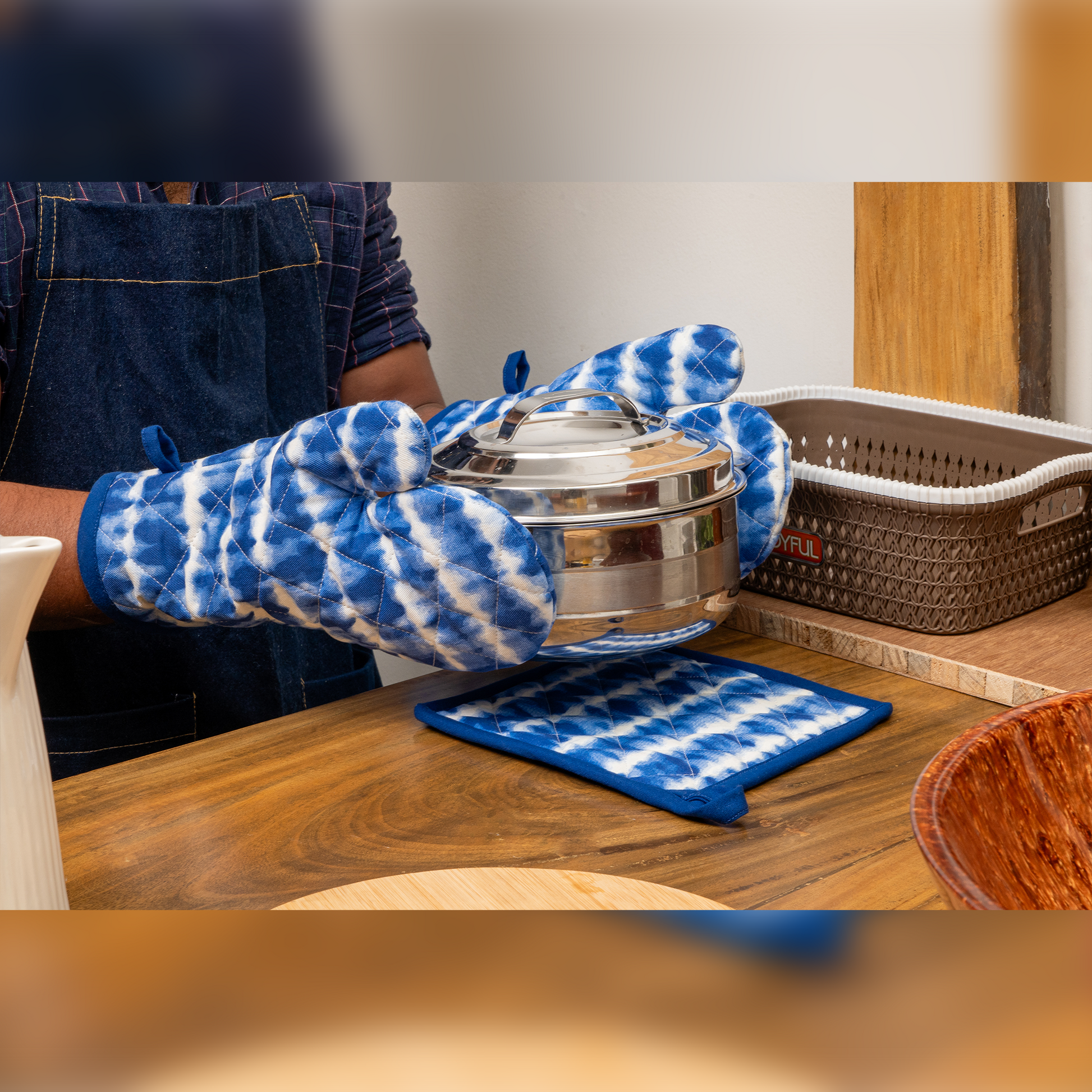 Iceberg Printed Mitten+Pot holder Combo-(Set/1+1)