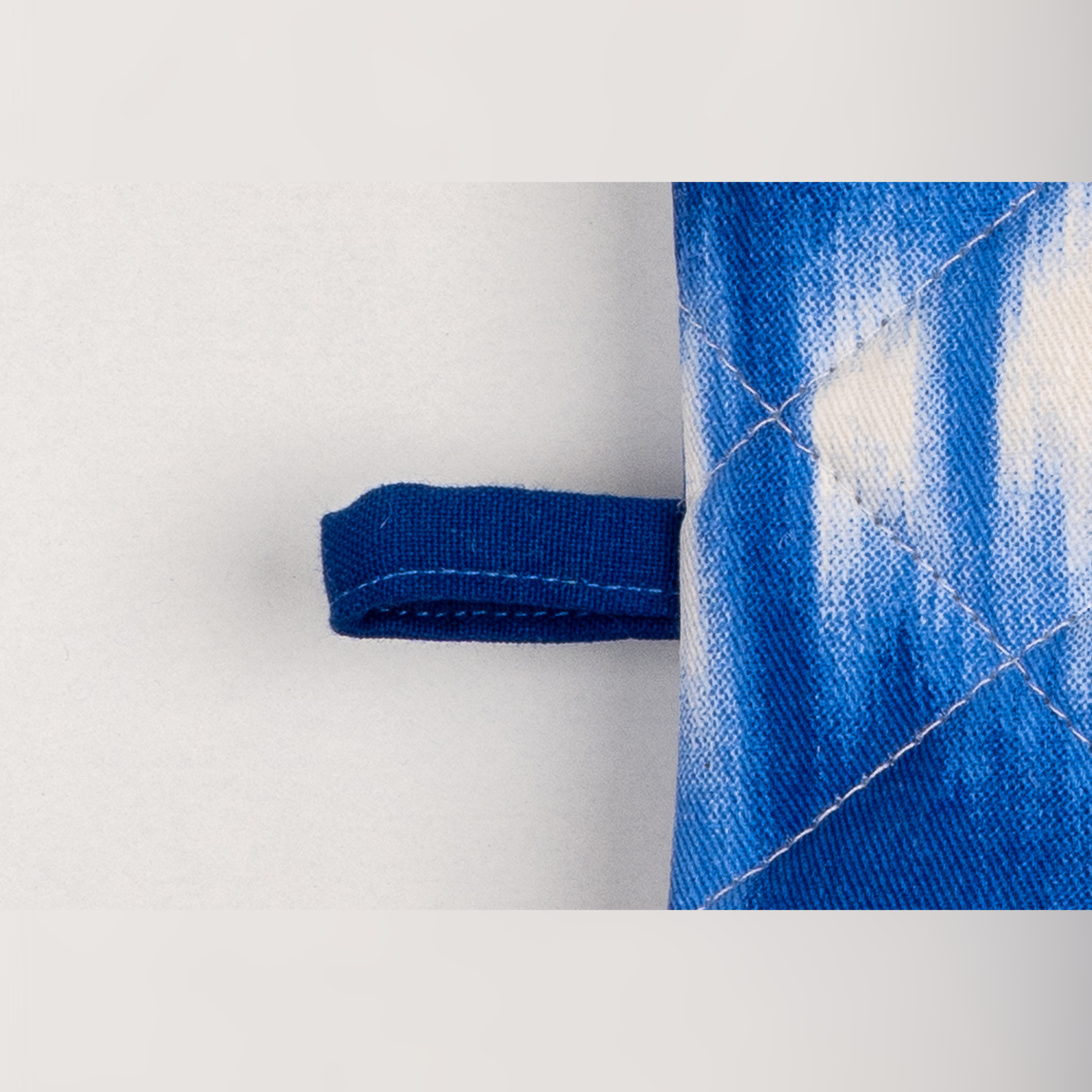 Waves Printed Gloves-(Set/2)