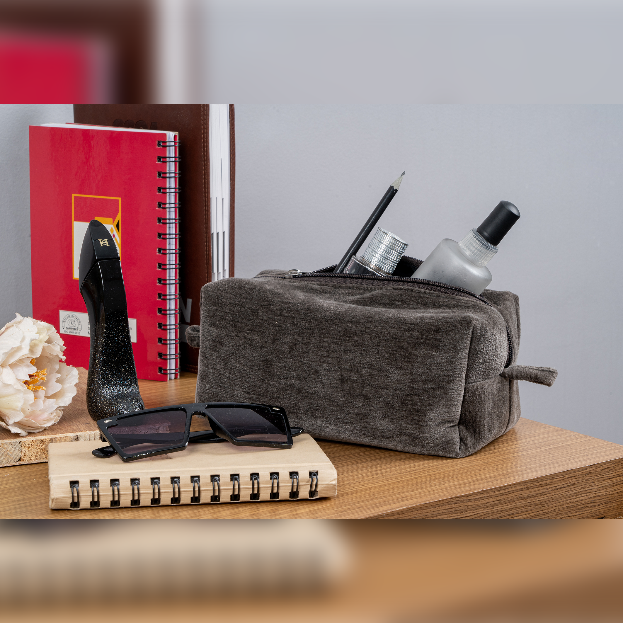 Black Velvet Utility Pouch - Multi-Purpose Organizer (1 Pc)