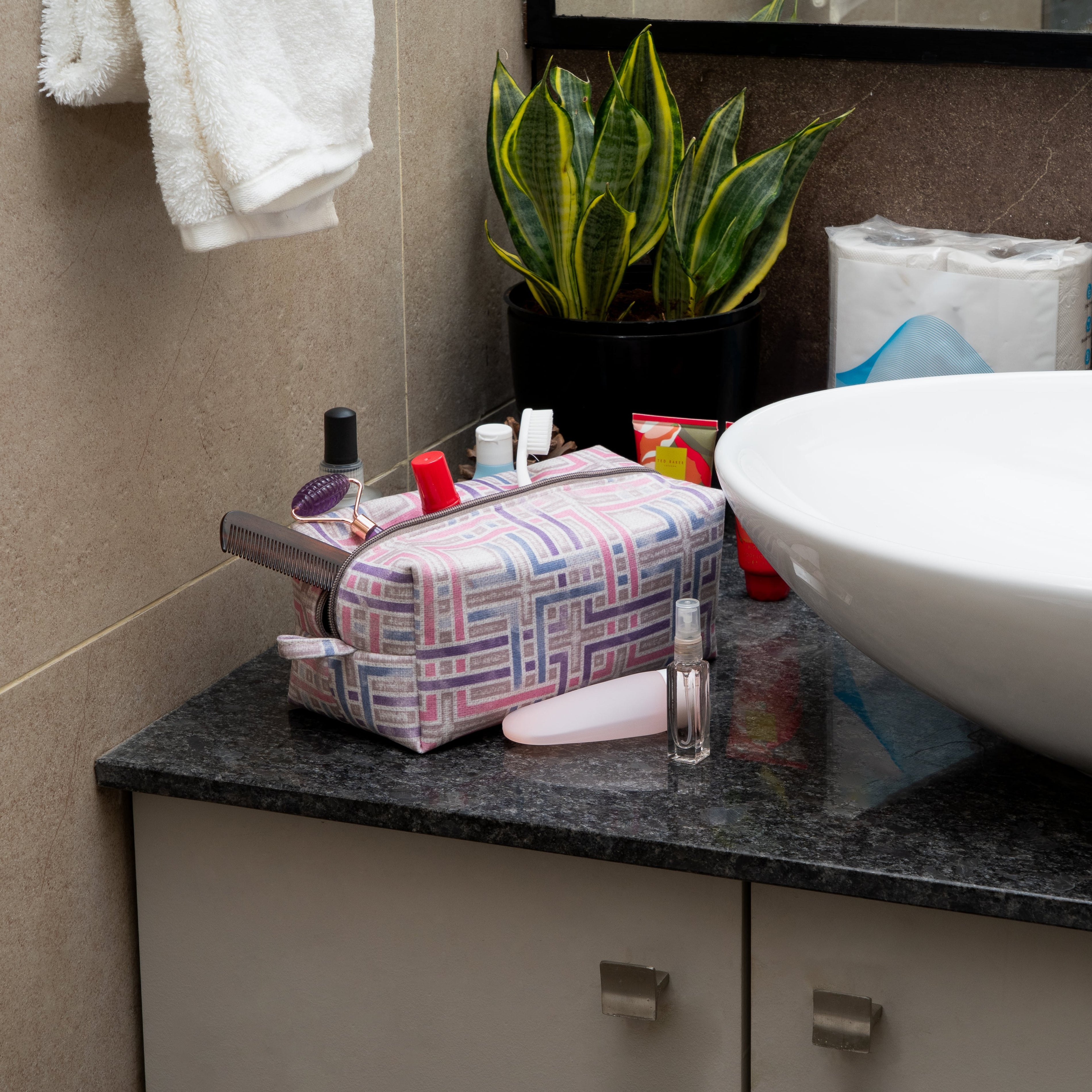 Lavender Maze Utility Pouch - Multi-Purpose Organizer (1 Pc)