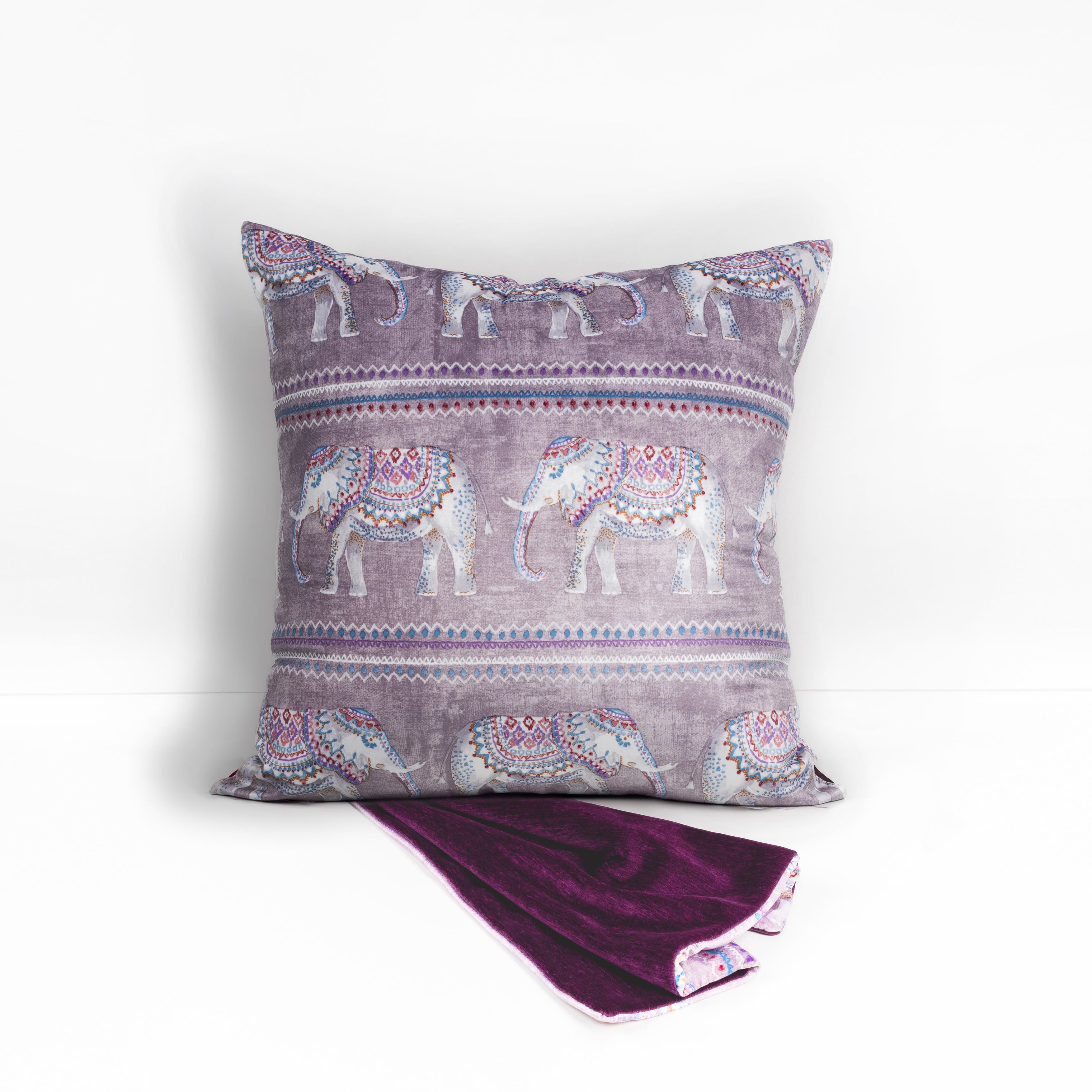 Tusk ki Jhalak Cushion Covers – Set of 2 (18" x 18")