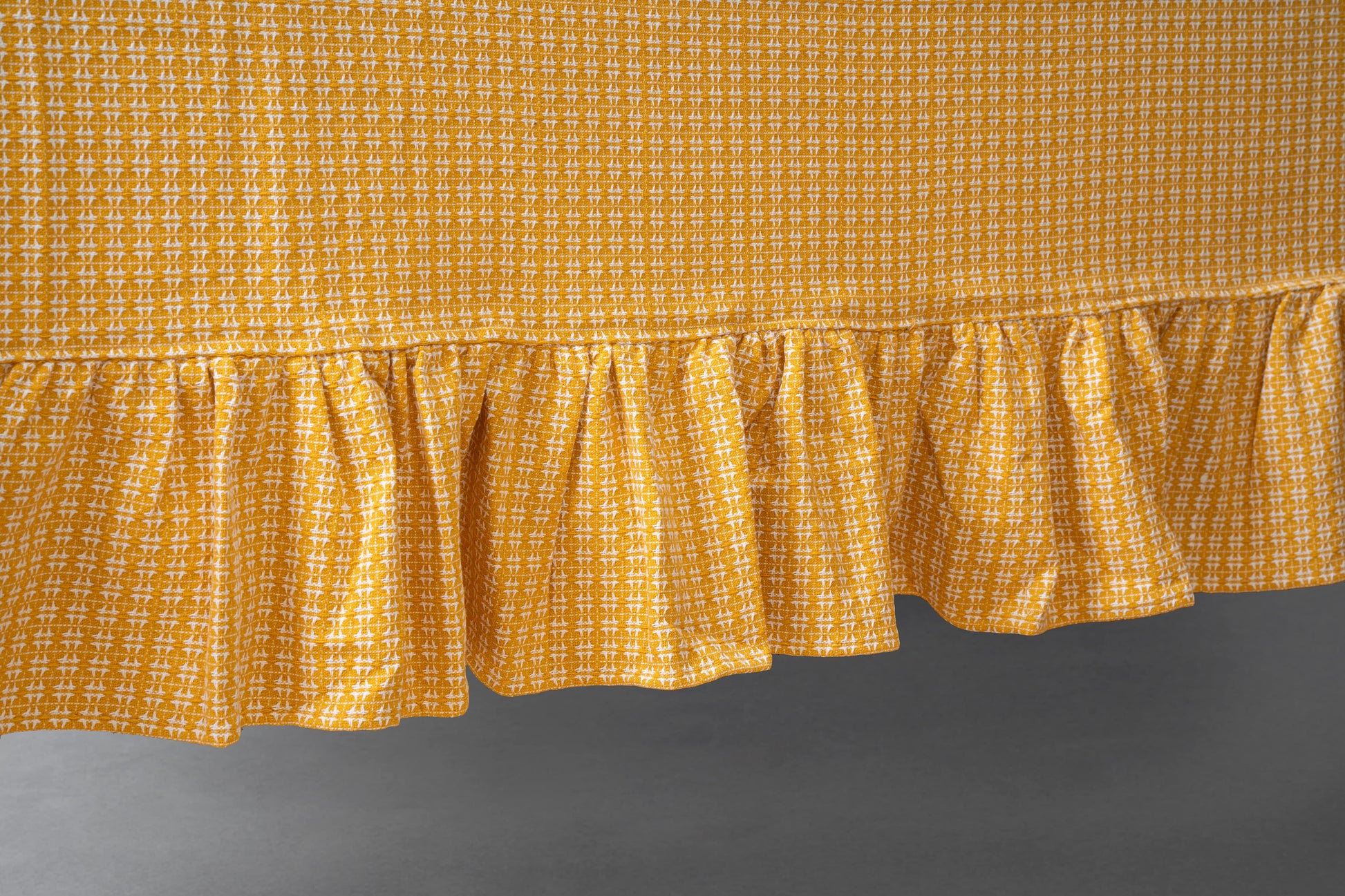 Golden Knot Premium Cotton Table Cloth With Frill