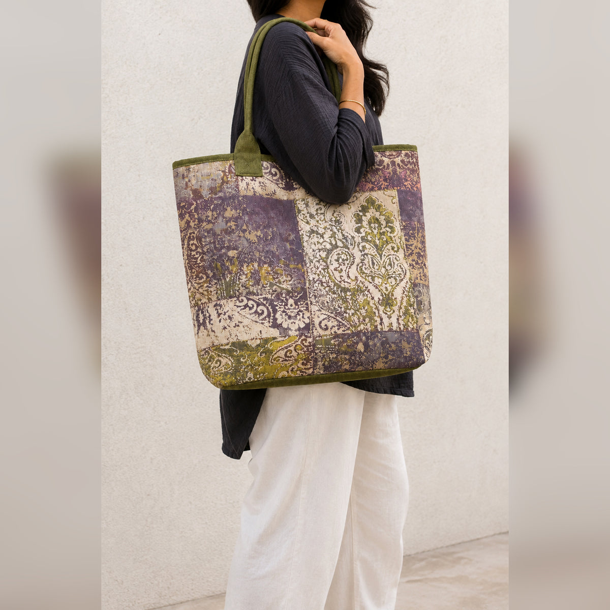 Vintage Wine - XL Tote Bag