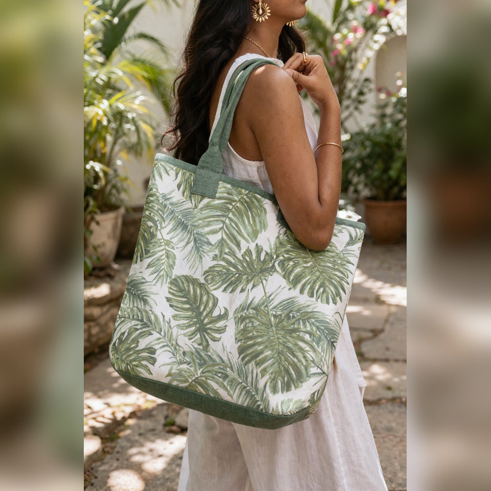 Monstera Muse XL Tote Bag