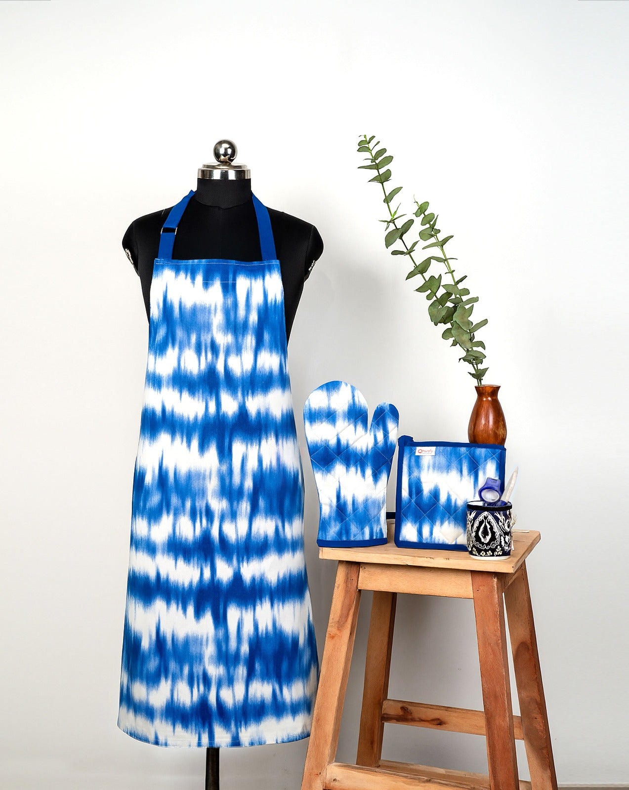 Iceberg Printed Apron+Pot holder+Glove Combo -(Set/1+1+1)